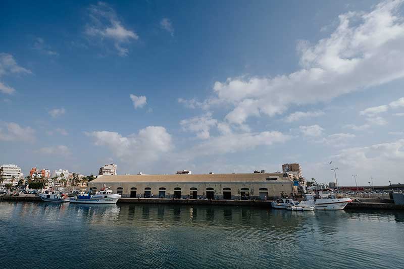 El Ayuntamiento plantea una reordenación del puerto respetando la actividad pesquera en el muelle actual