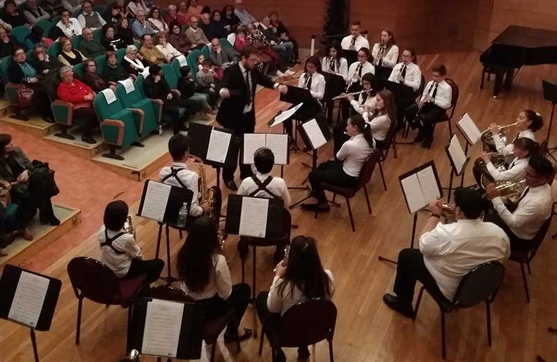 3055-umt-dia-padre La Banda Juvenil de la Unión Musical Torrevejense homenajea a los padres
