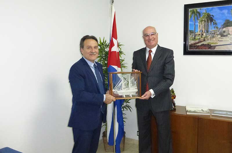 3056-embajador-cuba El embajador de Cuba recibe al vicepresidente del Patronato de Habaneras