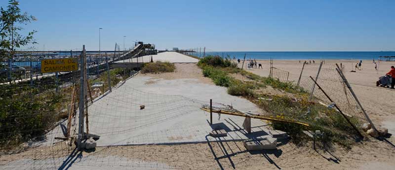 El Ayuntamiento reparará el vallado de las obras del Paseo de Poniente y los desperfectos del Barrio de San Roque