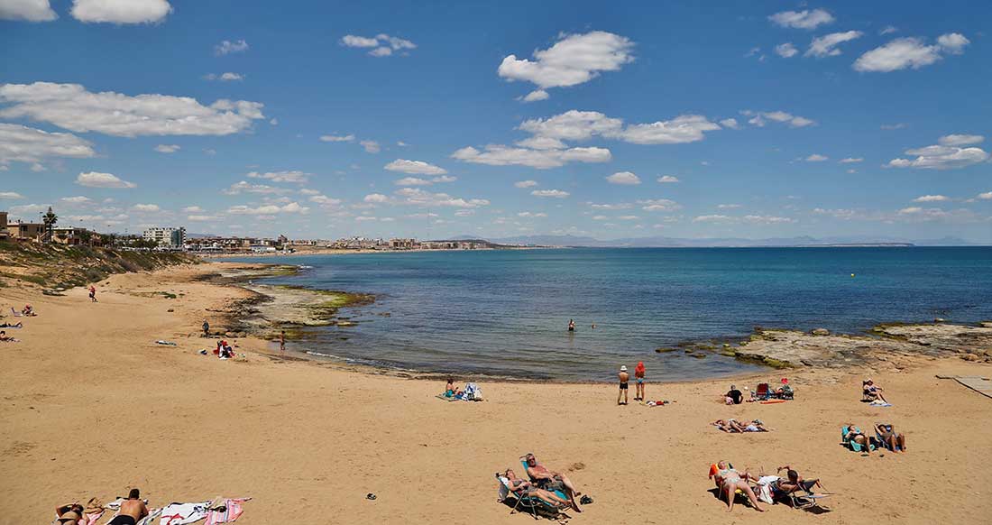 Torrevieja recupera la bandera azul para la playa de Cabo Cervera