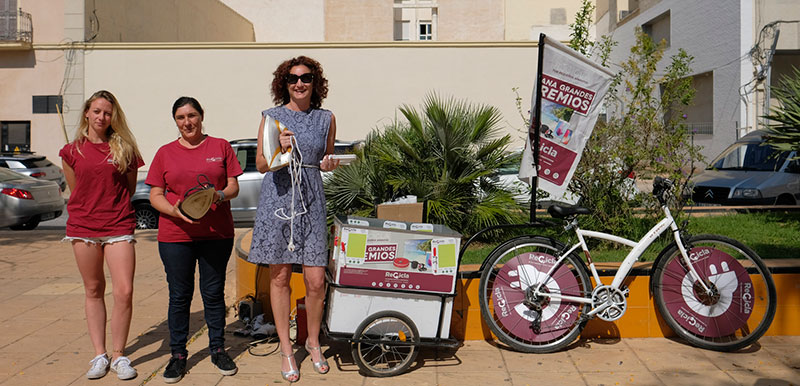 Torrevieja recibe la visita de la campaña ‘Recicla tus aparatos’