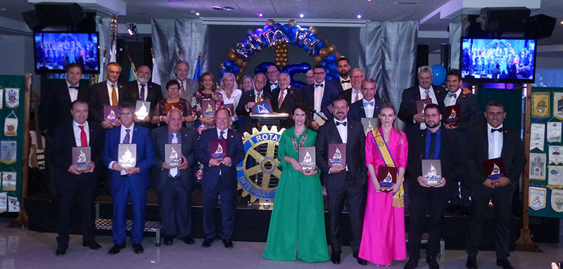 El Rotary Club de Torrevieja celebra su 25 aniversario con una gala en la que Ekaterina Lazareva asumió el cargo como presidenta