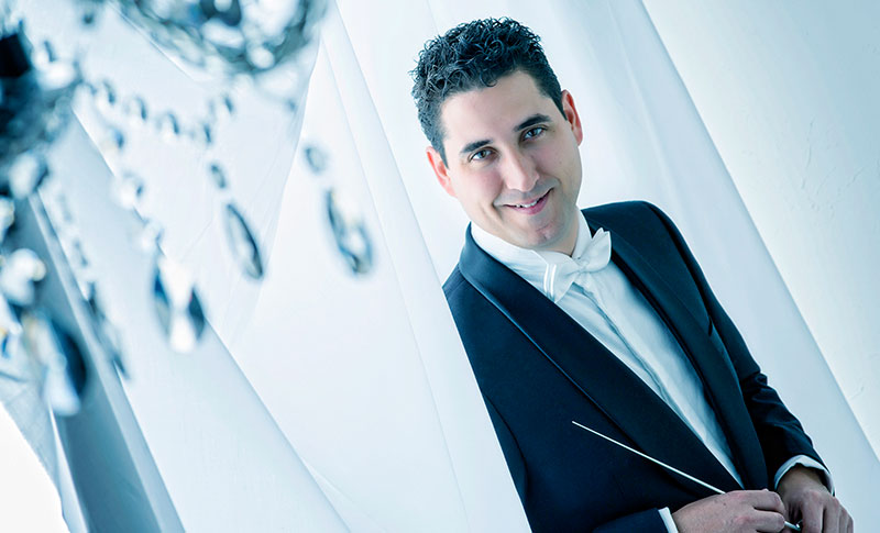 Óscar Navarro,  creador de música e ilusiones