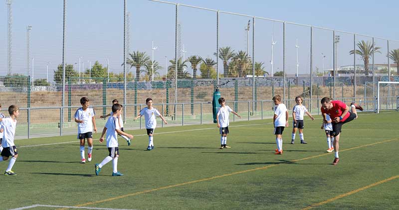 57 niños han participado en el campus del Valencia C.F. en las instalaciones municipales