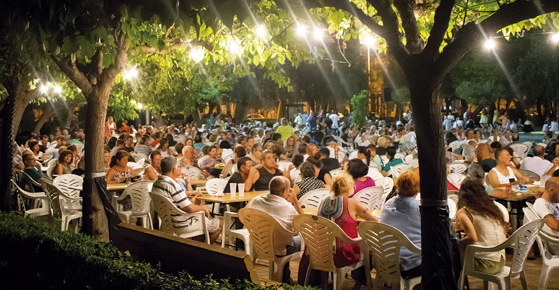 De San Roque a La Mata, la fiesta va por barrios