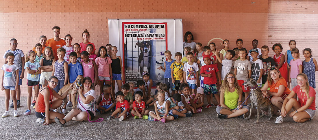 ‘No compres, ¡adopta!’ y ‘Esteriliza, salva vidas’