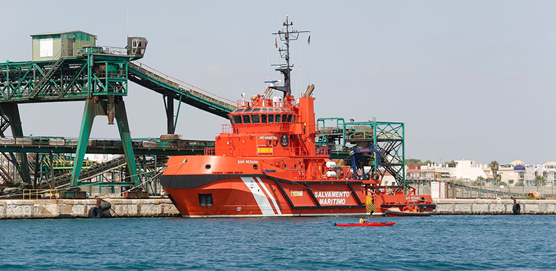 El buque de salvamento SAR Mesana está atracado en Torrevieja