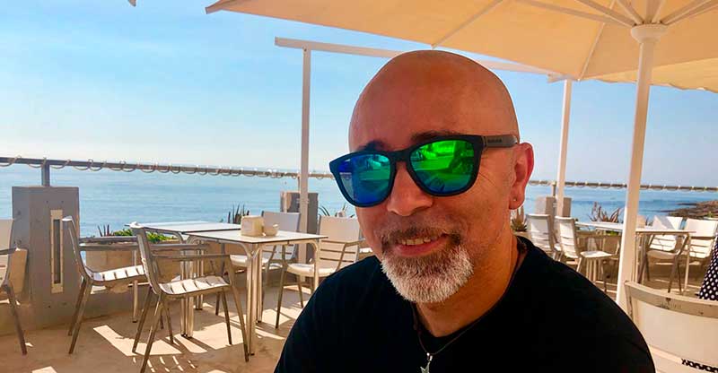 Paco Malagueta presenta su disco: “Soy feliz tocando  para una persona o para mil”