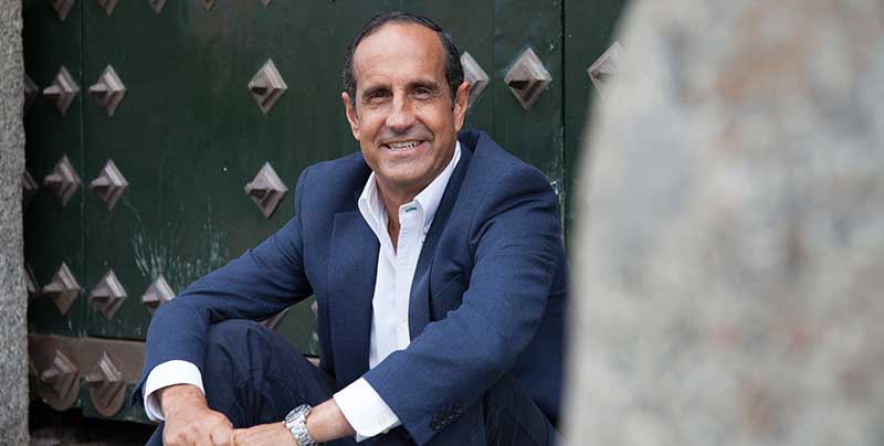 Luis Galindo ofrece  una conferencia en el Casino