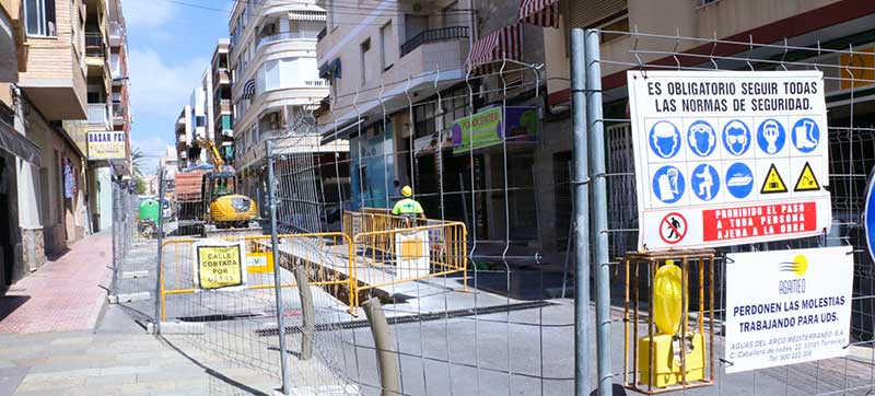 Iberdrola, en colaboración con la Concejalía de Servicios de Torrevieja, pone en marcha obras para mejorar el suministro eléctrico