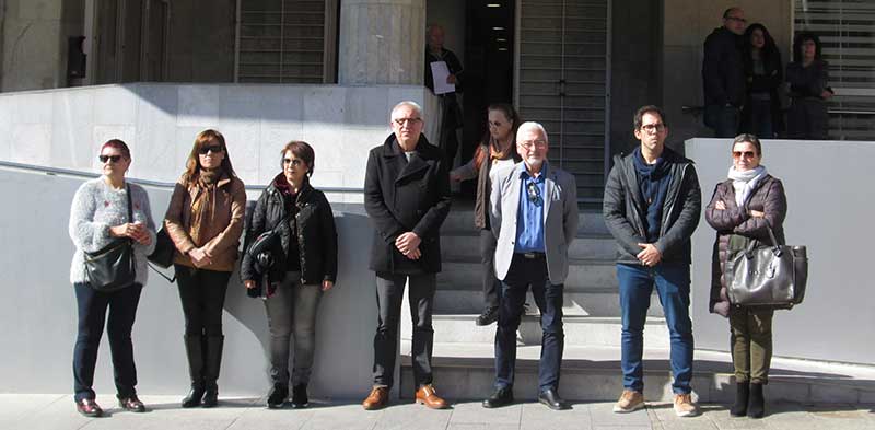 3100-minuto-silencio Minuto de silencio en repulsa de un asesinato machista