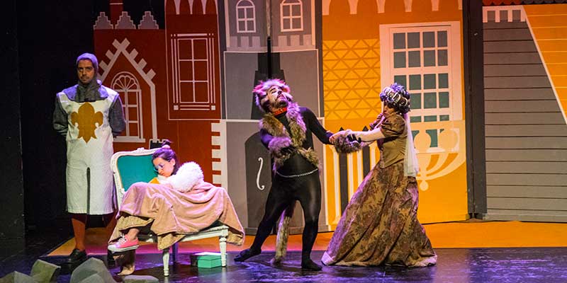 3108-gato-con-botas “El gato con botas” llegó a Torrevieja