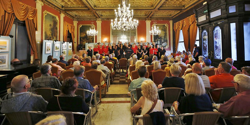 3114-the-show-choir El “Show Choir” ofreció un doble concierto