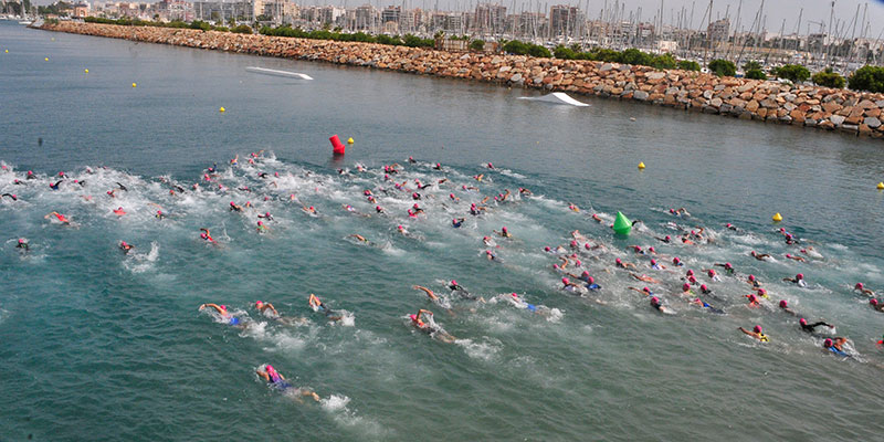 3118-triatlon Triatlón: Más de 600 personas se dieron cita en Torrevieja