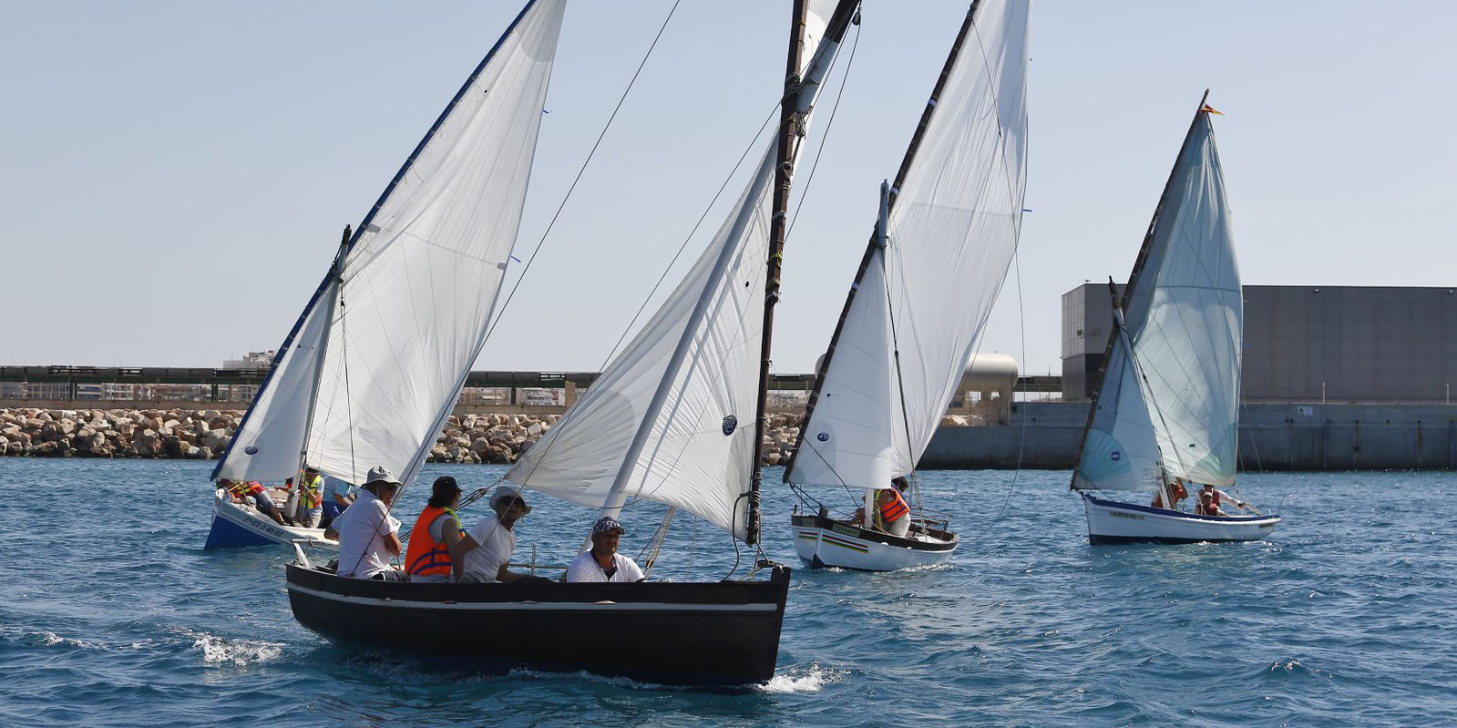 Pelícano ganó la tradicional regata Virgen del Carmen