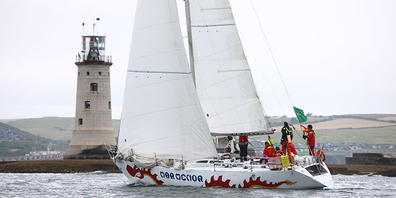 La embarcación Mar Menor, del RCNT, compitió en la Rolex Fastnet