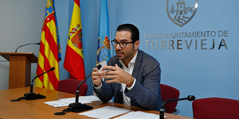 Aprobada la convocatoria para adquirir 17 vehículos y seis motocicletas que renovarán el parque móvil del Ayuntamiento