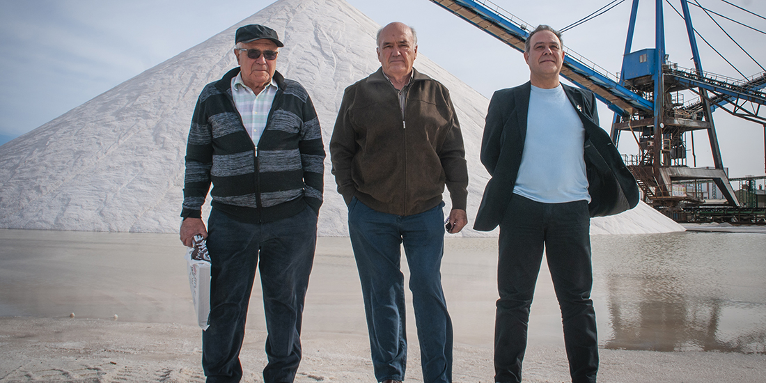 Los últimos artesanos de los barcos de sal  y Gaex galardonados