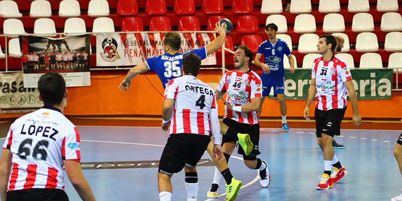 Balonmano: Un Torrevieja Salud incontestable supera al Puerto Sagunto