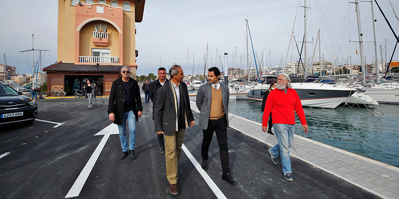 El alcalde visita las obras de mejora de las instalaciones del CN Marina Internacional