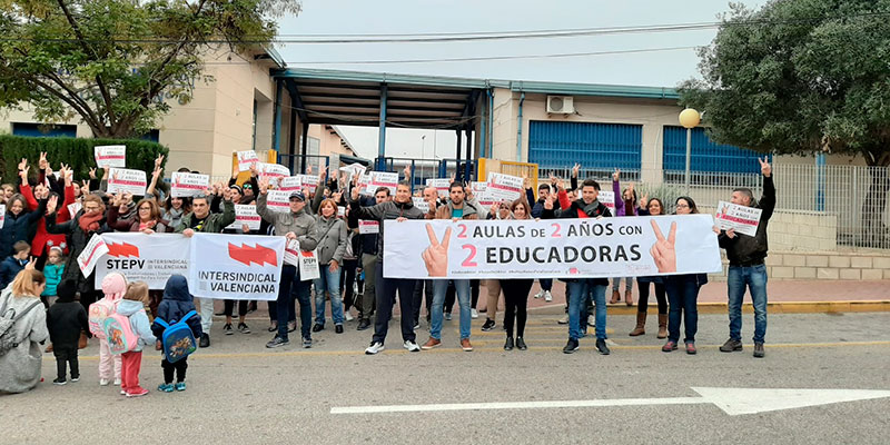 Padres exigen a la Conselleria que cubra un puesto de educadora en el CEIP Nuestra Señora del Rosario