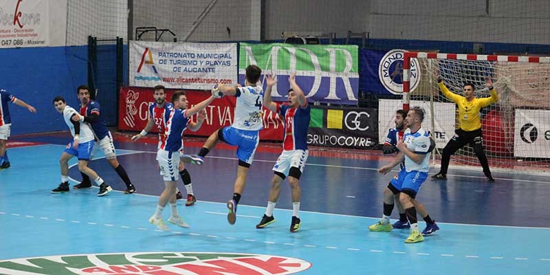 El Torrevieja Salud no puede superar la defensa de Agustinos