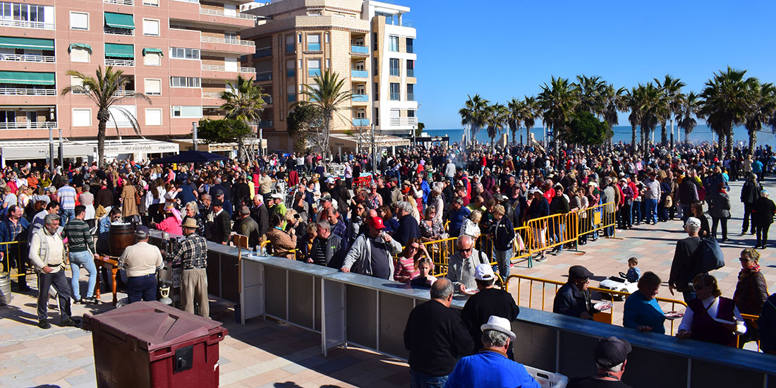 Miles de personas festejaron el Día del Cerdo en Torrelamata