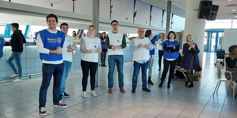 VA3145-ROTARY Rotary Club muestra su cara más solidaria