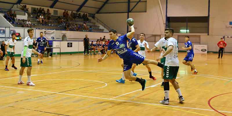 Balonmano: El Torrevieja Salud comienza  la segunda vuelta venciendo en Elche
