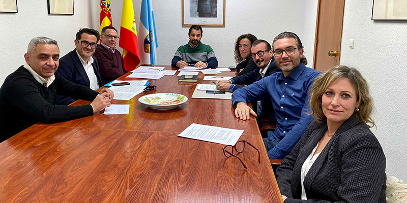 El alcalde se reúne con  la nueva junta directiva de Apymeco