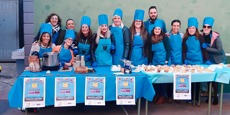 Chocolatada solidaria en el colegio Cuba contra el cáncer infantil