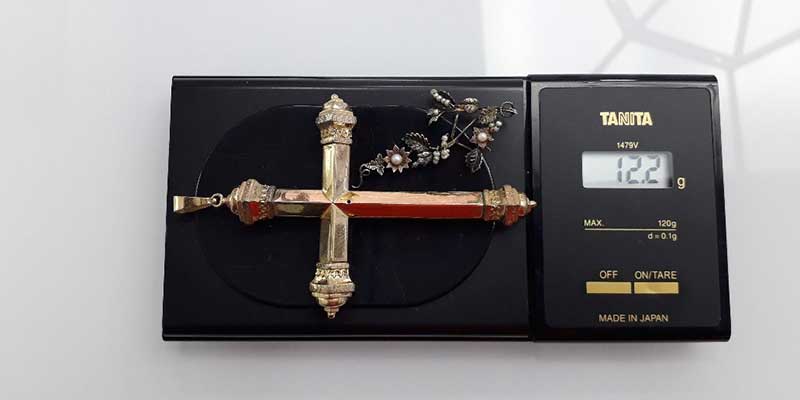 Comienza la reparación de la Cruz Pectoral del “Pavo Real” de La Purísima