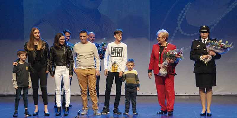 Gala del Día de la Mujer, María Teresa Sáez y Encarna Rebollo recibieron su homenaje