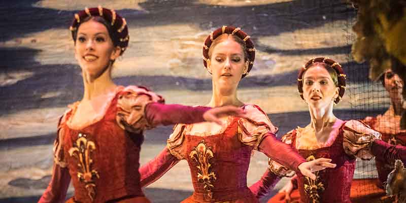 El Ballet de San Petersburgo representó ‘El lago de los cisnes’