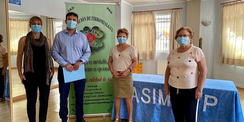 La asociación Asimepp recibe una  donación del Hospital Universitario  por su III Carrera/Marcha Solidaria