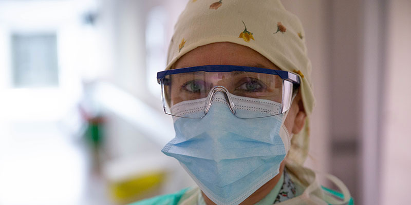 El Hospital de Torrevieja amplía  horarios para reforzar la seguridad  en la desescalada