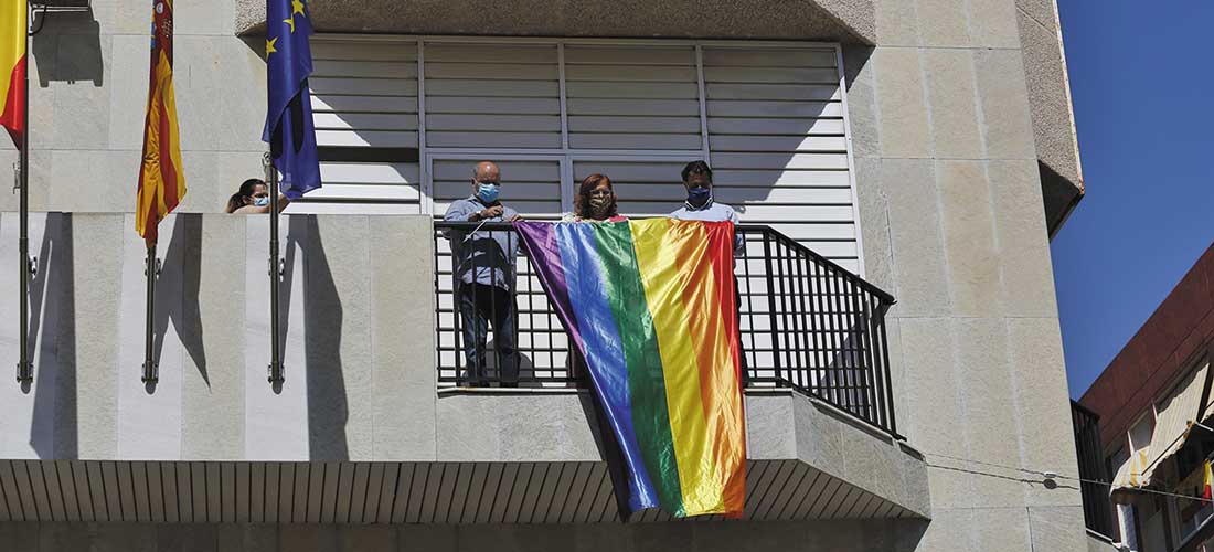 Torrevieja conmemoró el Día Internacional del orgullo LGTBI