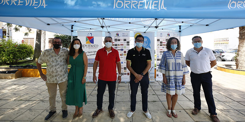 Se inicia una campaña en las playas de Torrevieja  para incentivar el comercio local