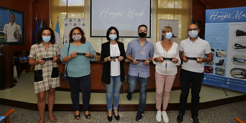 Los hermanos Navarro Fenoll presentan “Hangy”, el primer sujeta mascarillas