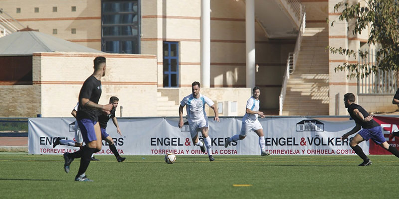 El Sporting Costa Blanca hizo valer su condición de líder ante el Benejúzar