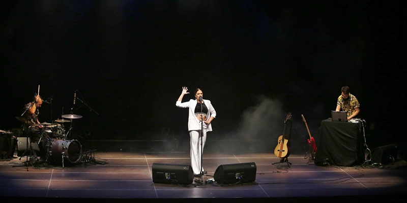 María Peláe, la Lola Flores moderna, cautivó al público en el Auditorio