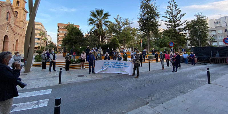 Sanidad Excelente  guardó tres minutos de silencio