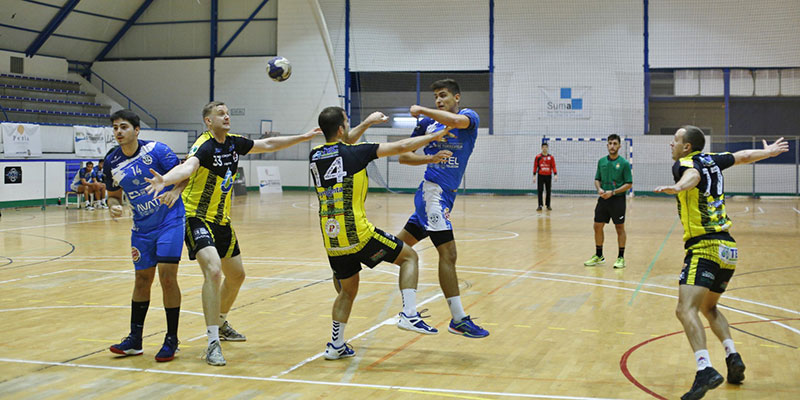 El Torrevieja Salud sigue escalando  puestos tras superar a Águilas