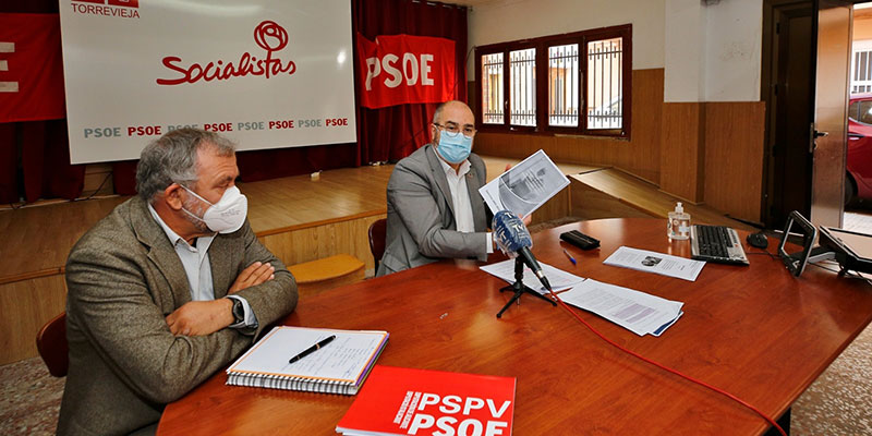 El diputado socialista Miguel López afirma que hay sobrecostes en la gestión del hospital