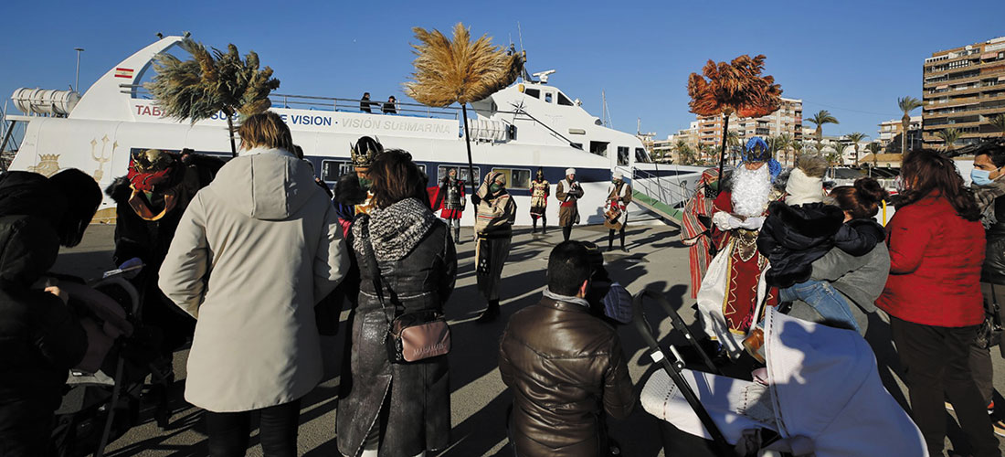 Miles de personas disfrutaron del campamento de los Reyes Magos instalado en el puerto