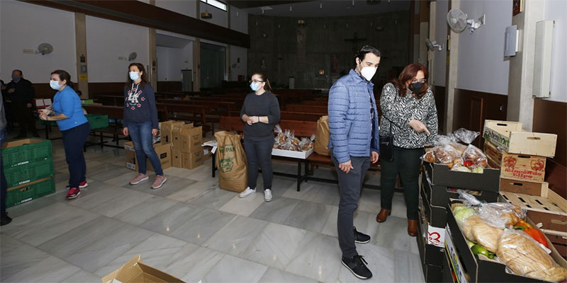 El alcalde respalda el inicio de la segunda contratación de emergencia de lotes de alimentos para paliar la covid-19