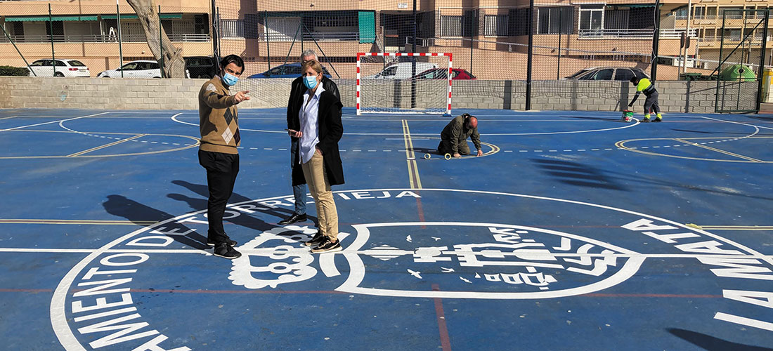 Los trabajos de la pista polideportiva de La Mata se encuentran prácticamente finalizados