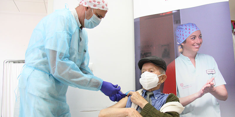 El Departamento de salud de Torrevieja comienza la vacunación contra la Covid19 a pacientes mayores de 90 años
