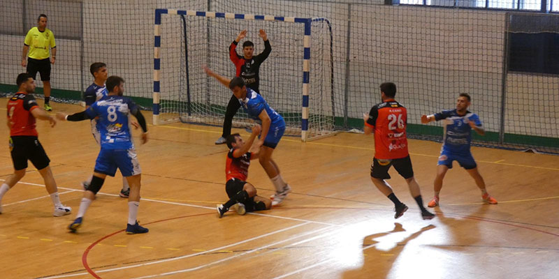 El Torrevieja Salud supera con dificultades al Mislata